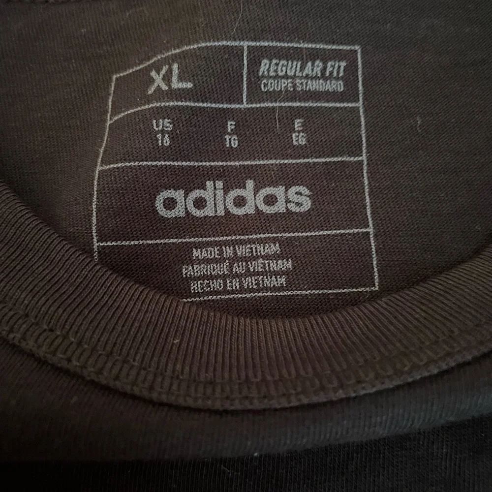 NWT Adidas Kids Big Girls XL 14-16 Black Sporty Soccer design T-Shirt